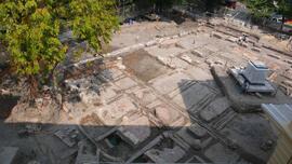 ภาพถ่ายการขุดค้นทางโบราณคดีบนพื้นที่กระทรวงพาณิชย์เดิม